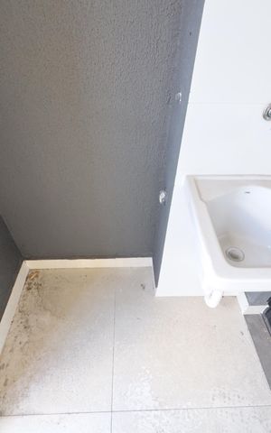 Apartamento à venda com 41m², 2 quartos e sem vaga Apartamento à venda com 41m², 2 quartos e sem vagaVaranda e Área de Serviço