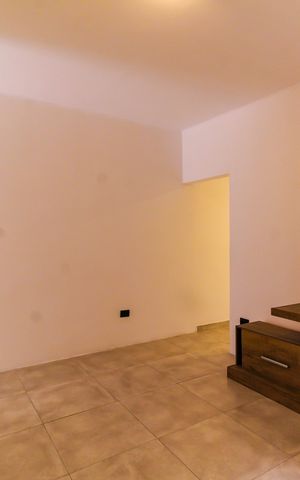 Casa de condomínio à venda com 140m², 4 quartos e 1 vaga Casa de condomínio à venda com 140m², 4 quartos e 1 vagaSala