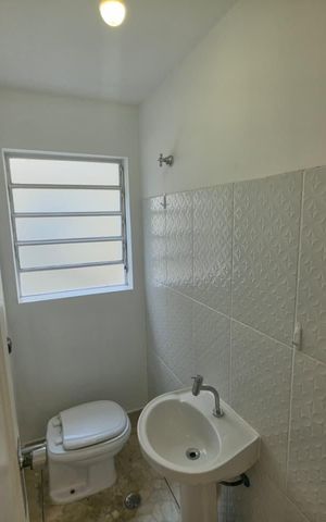 Casa para alugar com 200m², 4 quartos e 2 vagas Casa para alugar com 200m², 4 quartos e 2 vagasBanheiro