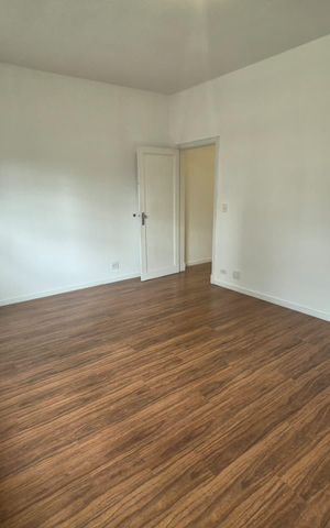 Casa para alugar com 200m², 4 quartos e 2 vagas Casa para alugar com 200m², 4 quartos e 2 vagasQuarto