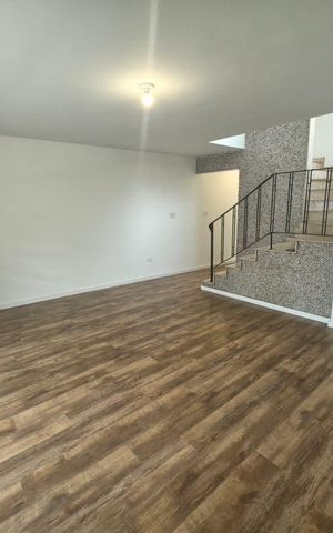 Casa para alugar com 200m², 4 quartos e 2 vagas Casa para alugar com 200m², 4 quartos e 2 vagasSala