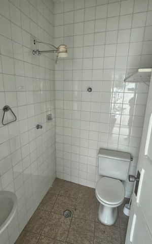Casa para alugar com 200m², 4 quartos e 2 vagas Casa para alugar com 200m², 4 quartos e 2 vagasBanheiro