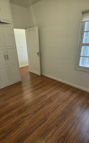 Casa para alugar com 200m², 4 quartos e 2 vagas Casa para alugar com 200m², 4 quartos e 2 vagasQuarto