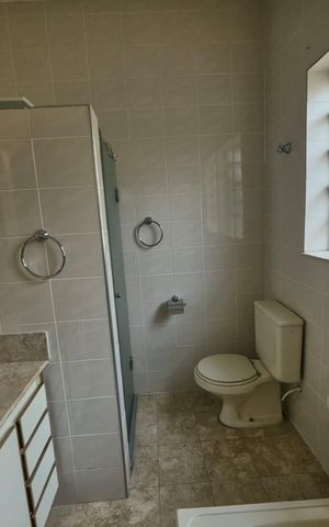 Casa para alugar com 200m², 4 quartos e 2 vagas Casa para alugar com 200m², 4 quartos e 2 vagasBanheiro