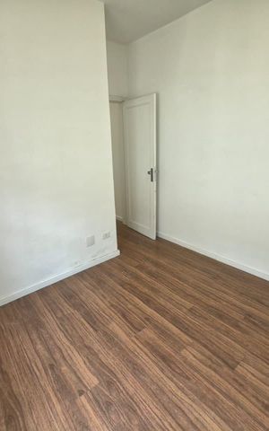 Casa para alugar com 200m², 4 quartos e 2 vagas Casa para alugar com 200m², 4 quartos e 2 vagasQuarto