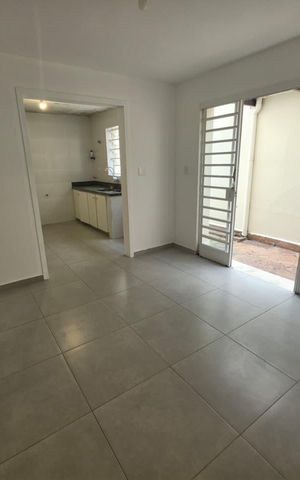 Casa para alugar com 200m², 4 quartos e 2 vagas Casa para alugar com 200m², 4 quartos e 2 vagasÁrea Comum