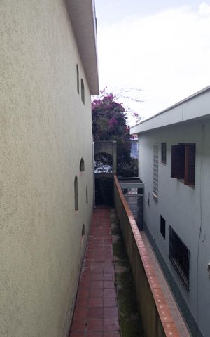 Casa à venda com 300m², 4 quartos e 4 vagas Casa à venda com 300m², 4 quartos e 4 vagasQuintal