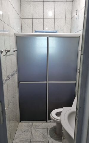 Casa à venda com 200m², 4 quartos e 2 vagasBanheiro