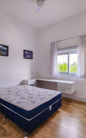 Casa de condomínio para alugar com 600m², 5 quartos e 6 vagas Casa de condomínio para alugar com 600m², 5 quartos e 6 vagasQuarto