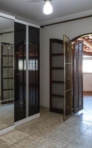 Casa para alugar com 350m², 5 quartos e 2 vagasQuarto 4