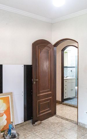 Casa para alugar com 350m², 5 quartos e 2 vagasQuarto 4