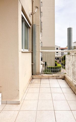 Apartamento à venda com 55m², 2 quartos e 1 vaga Apartamento à venda com 55m², 2 quartos e 1 vagaSacada