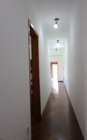 Casa à venda com 300m², 3 quartos e 5 vagasCorredor