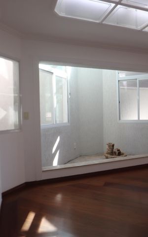 Casa à venda com 300m², 3 quartos e 5 vagasSala