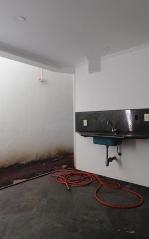 Casa à venda com 300m², 3 quartos e 5 vagasÁrea de Serviço
