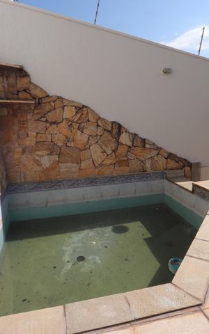 Casa à venda com 300m², 3 quartos e 5 vagasPiscina