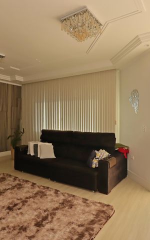 Casa à venda com 243m², 3 quartos e 4 vagasSala