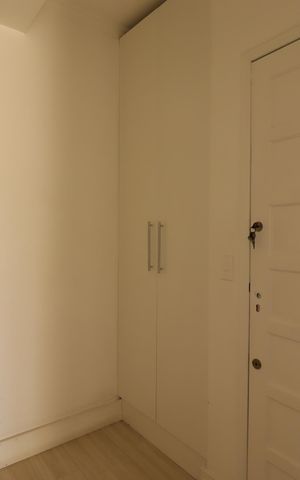 Casa à venda com 243m², 3 quartos e 4 vagasCorredor do primeiro piso