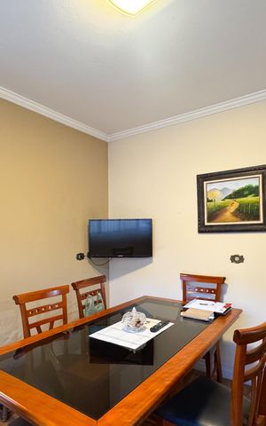 Casa à venda com 180m², 3 quartos e 2 vagas Casa à venda com 180m², 3 quartos e 2 vagasSala de Jantar
