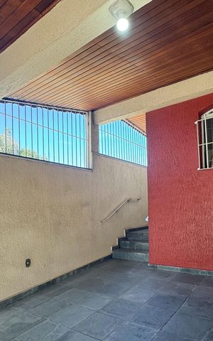 Casa à venda com 180m², 3 quartos e 2 vagas Casa à venda com 180m², 3 quartos e 2 vagasGaragem