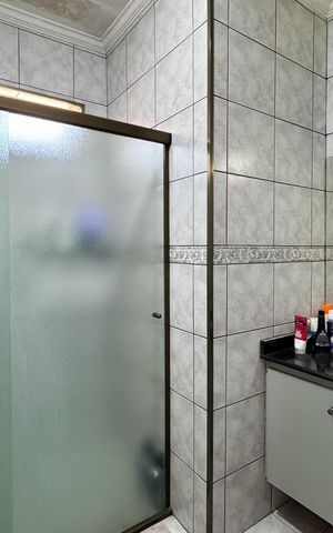 Casa à venda com 180m², 3 quartos e 2 vagas Casa à venda com 180m², 3 quartos e 2 vagasBanheiro Social