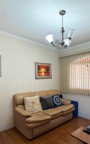 Casa à venda com 180m², 3 quartos e 2 vagas Casa à venda com 180m², 3 quartos e 2 vagasSala