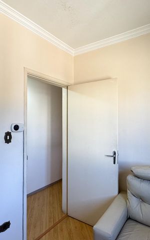 Casa à venda com 180m², 3 quartos e 2 vagas Casa à venda com 180m², 3 quartos e 2 vagasQuarto 2