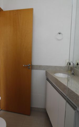 Apartamento à venda com 82m², 3 quartos e 2 vagasBanheiro Social