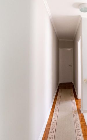 Casa à venda com 124m², 3 quartos e 2 vagas Casa à venda com 124m², 3 quartos e 2 vagasCorredor