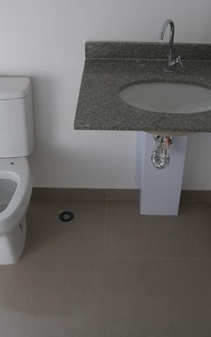 Apartamento à venda com 70m², 2 quartos e 1 vagaBanheiro 1