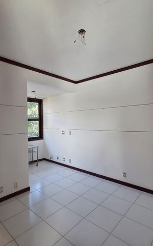Casa de condomínio à venda com 599m², 4 quartos e 5 vagas Casa de condomínio à venda com 599m², 4 quartos e 5 vagasQuarto