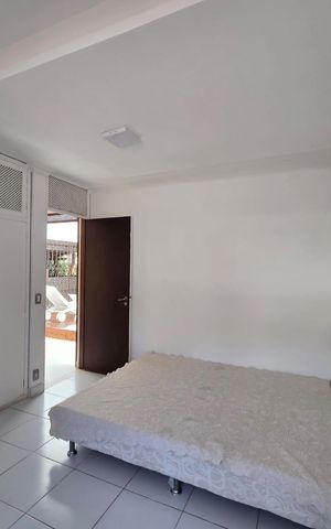 Casa de condomínio à venda com 599m², 4 quartos e 5 vagas Casa de condomínio à venda com 599m², 4 quartos e 5 vagasQuarto