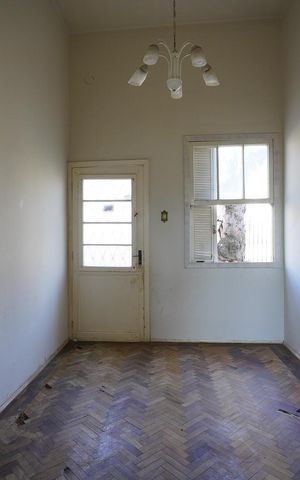 Casa à venda com 360m², 3 quartos e 3 vagasSala