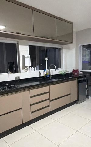 Casa à venda com 180m², 3 quartos e 2 vagas