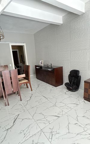 Casa à venda com 289m², 4 quartos e 2 vagasSala