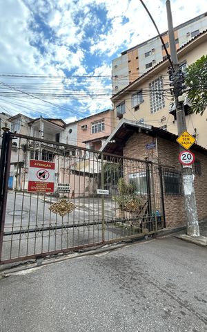 Casa à venda com 289m², 4 quartos e 2 vagasPortaria