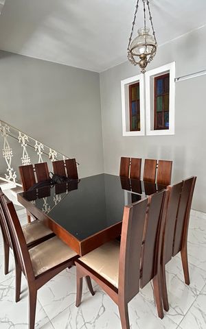 Casa à venda com 289m², 4 quartos e 2 vagasSala