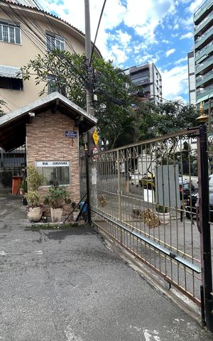 Casa à venda com 289m², 4 quartos e 2 vagasPortaria