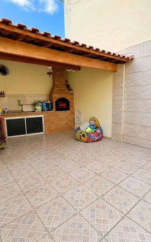 Casa à venda com 289m², 4 quartos e 2 vagasChurrasqueira