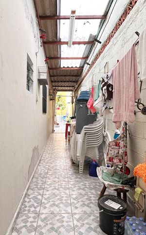 Casa à venda com 287m², 4 quartos e 3 vagas Casa à venda com 287m², 4 quartos e 3 vagasÁrea de Serviço - Casa 1