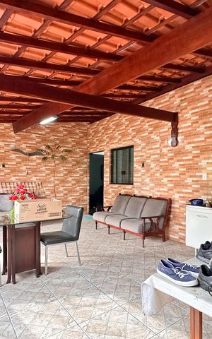 Casa à venda com 287m², 4 quartos e 3 vagas Casa à venda com 287m², 4 quartos e 3 vagasSacada - Casa 2