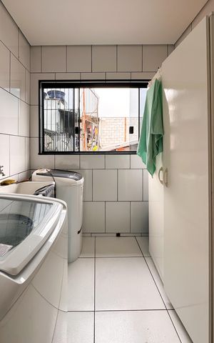 Casa à venda com 287m², 4 quartos e 3 vagas Casa à venda com 287m², 4 quartos e 3 vagasÁrea de Serviço - Casa 2