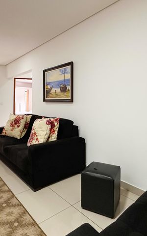 Casa à venda com 287m², 4 quartos e 3 vagas Casa à venda com 287m², 4 quartos e 3 vagasSala - Casa 2