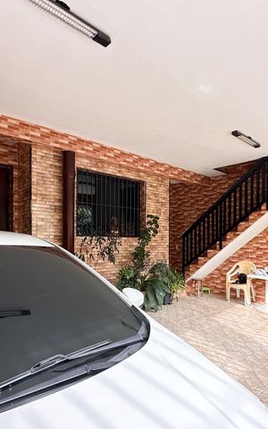 Casa à venda com 287m², 4 quartos e 3 vagas Casa à venda com 287m², 4 quartos e 3 vagasGaragem