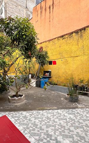 Casa à venda com 287m², 4 quartos e 3 vagas Casa à venda com 287m², 4 quartos e 3 vagasQuintal - Casa 1