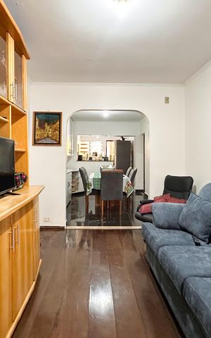 Casa à venda com 287m², 4 quartos e 3 vagas Casa à venda com 287m², 4 quartos e 3 vagasSala - Casa 1