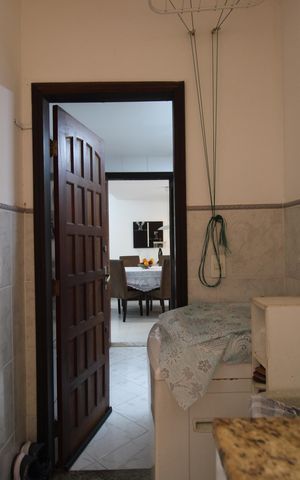 Casa de condomínio à venda com 130m², 3 quartos e 1 vagaÁrea de serviço