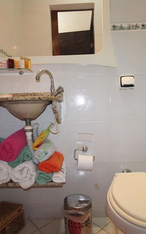 Casa de condomínio à venda com 130m², 3 quartos e 1 vagaBanheiro da suíte 1