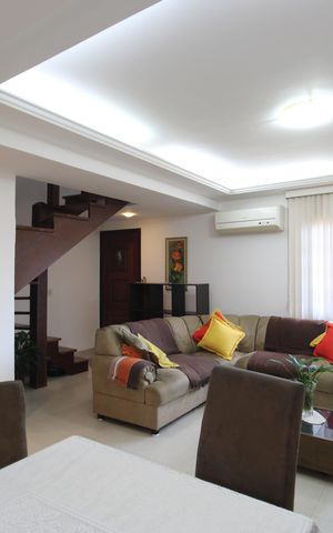 Casa de condomínio à venda com 130m², 3 quartos e 1 vagaSala