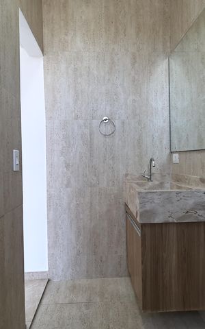 Apartamento à venda com 100m², 2 quartos e 2 vagas Apartamento à venda com 100m², 2 quartos e 2 vagasBanheiro da Suíte